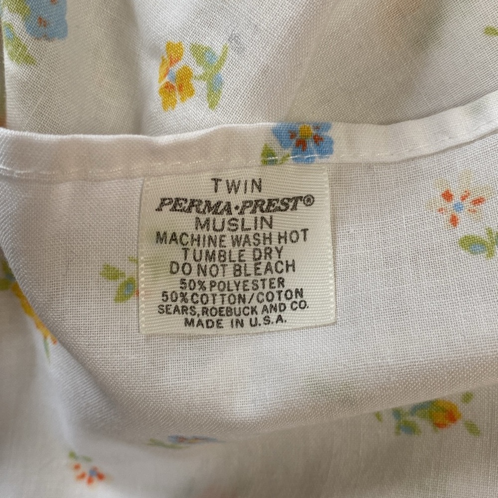 FINAL PRICE $10 70’s Sears Roebuck Cottagecore Floral Print Twin Sheet Fabric - Picture 3 of 4